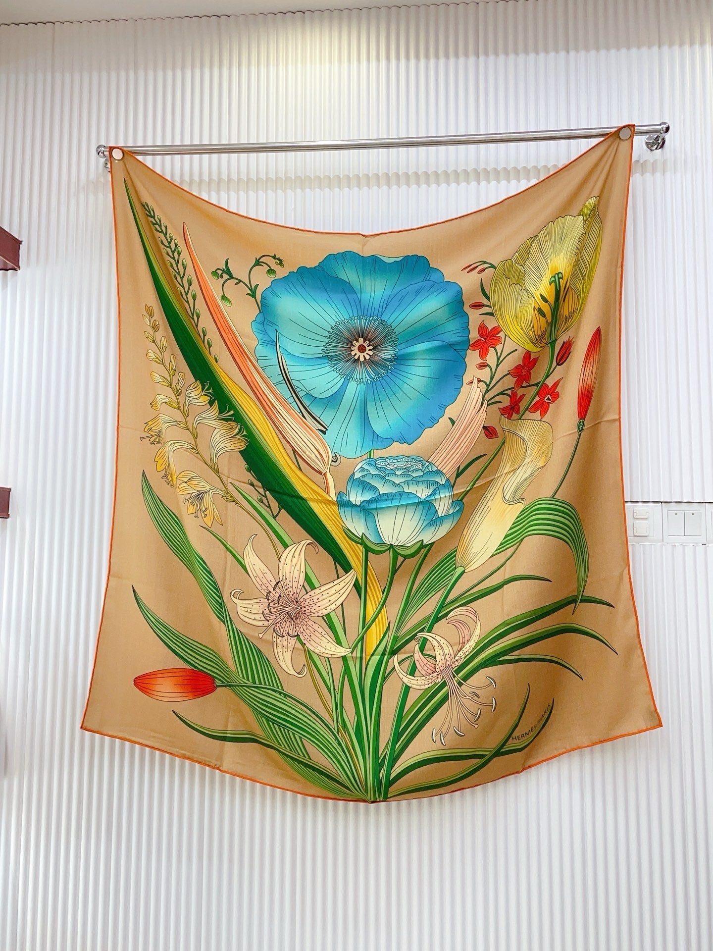 HM  Bouquet Final Scarf 90 Beige Silk 139462