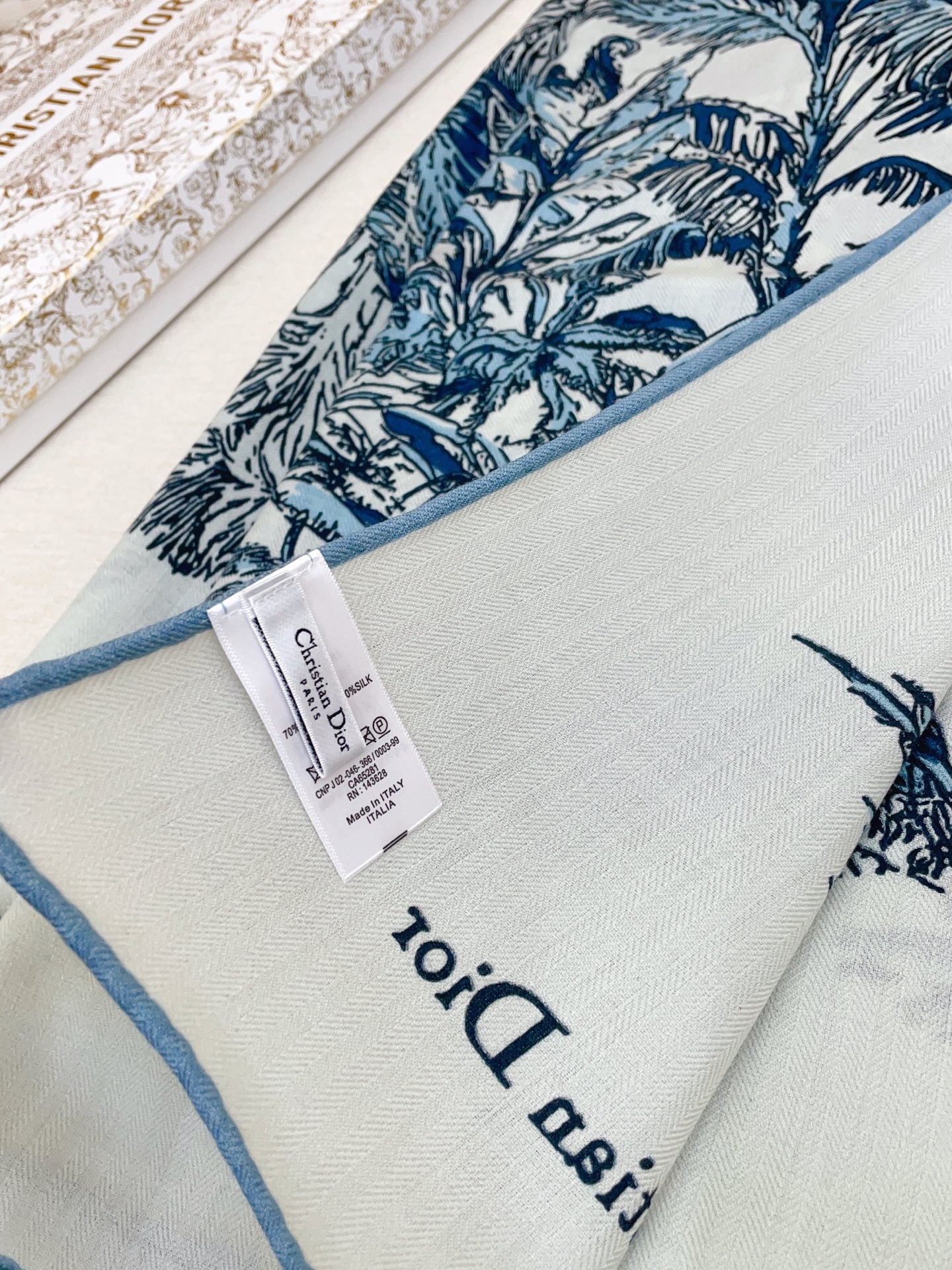 Loro Piana Double-sided Scarf Ivory Navy Blue Cashmere Silk 150381