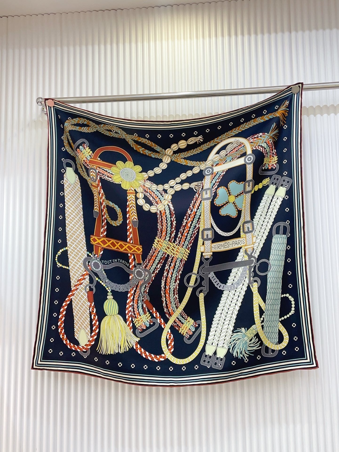 HM Tout en Tresse Scarf 90x90 Black Colorful Twill Silk 223503