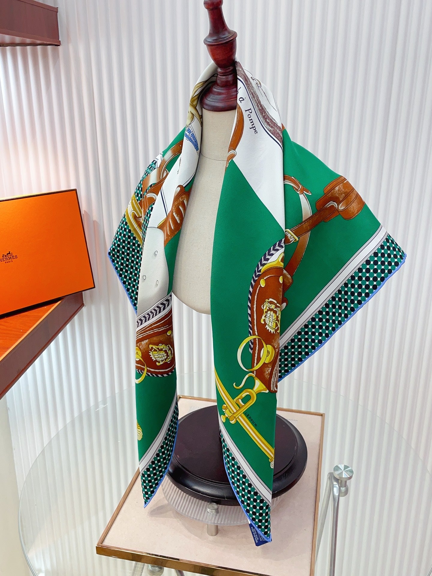 HM Carrick a PompeScarf 90x90 Green Colorful Twill Silk 212030