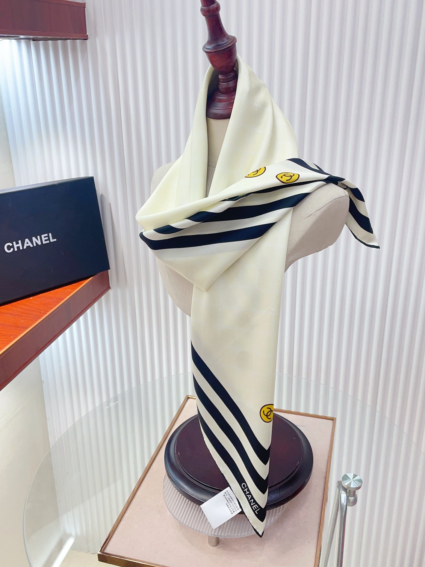 CC 2025/26 Scarf 90x90 White Colorful Twill Silk 223485