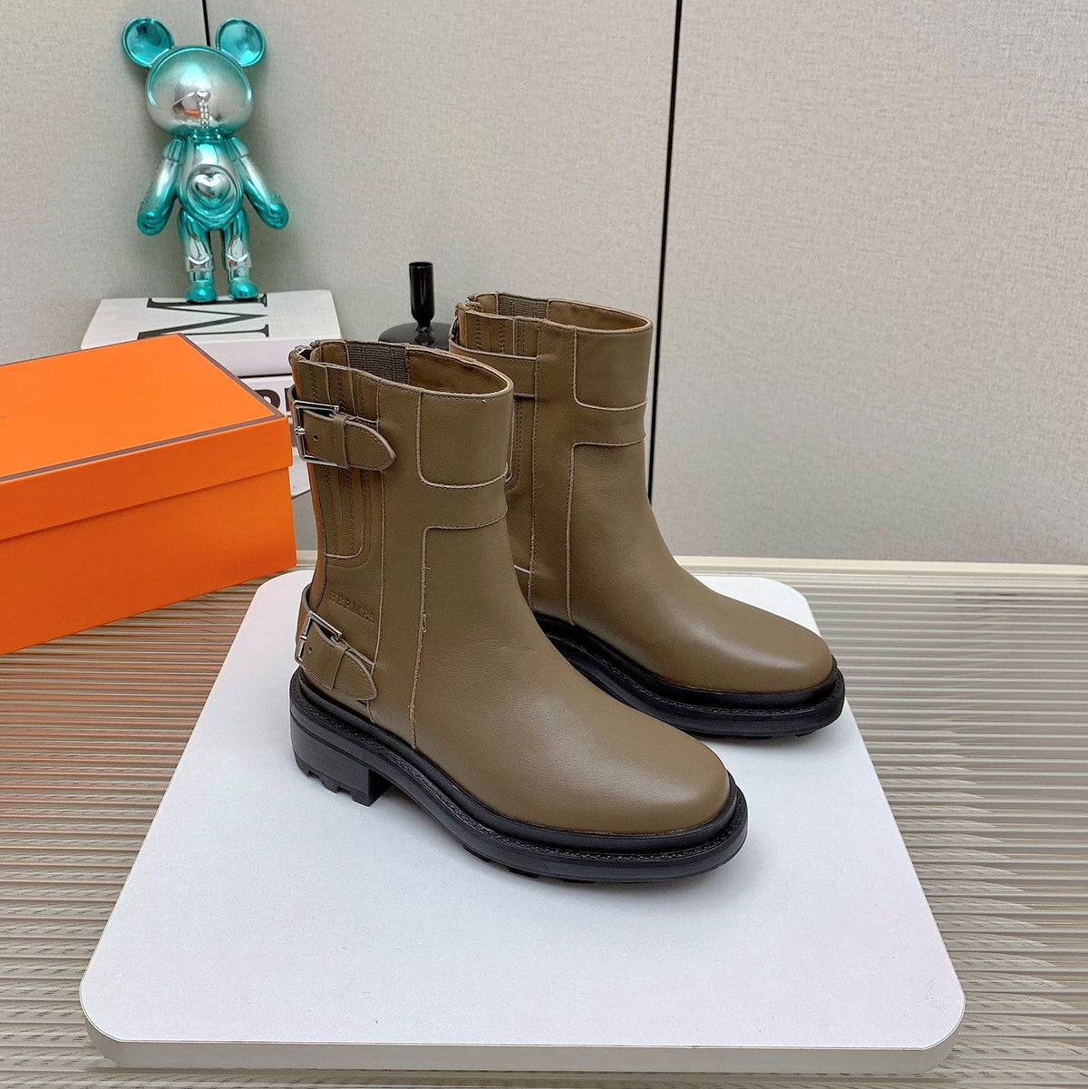 HM 26s Jaime Ankle Boots Khaki Leather 160384