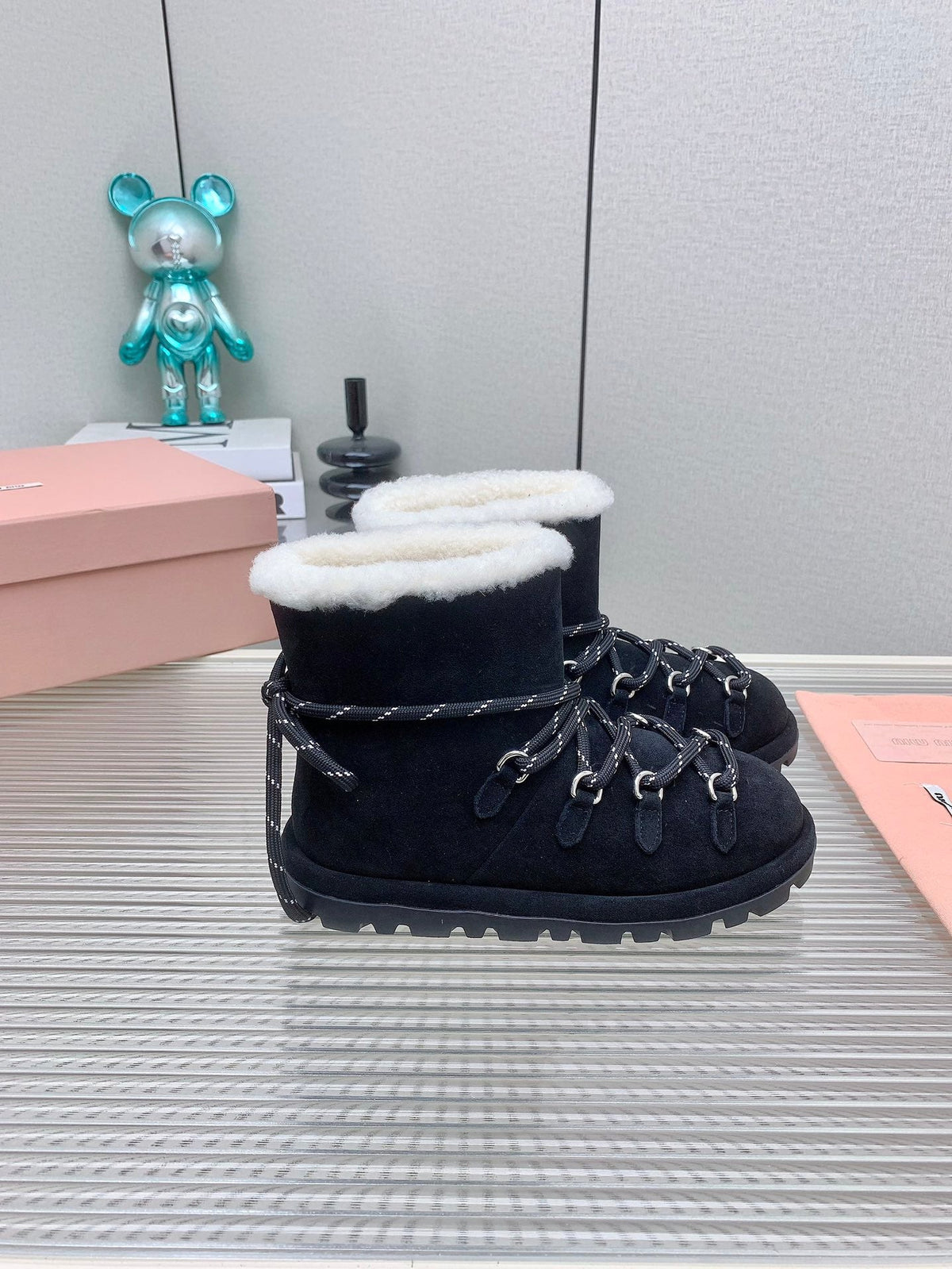 Miu 26s Suede Shearling Snow Boots Black 160276