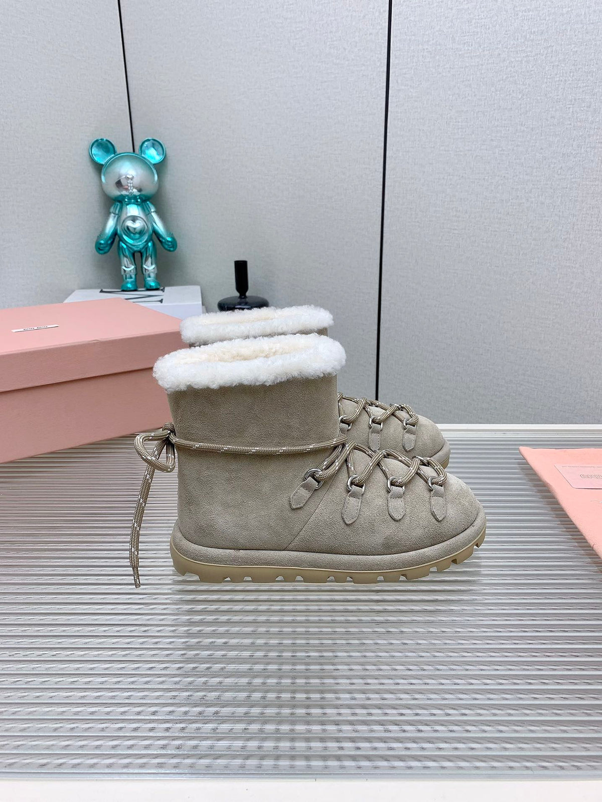 Miu 26s Suede Shearling Snow Boots Beige 160278