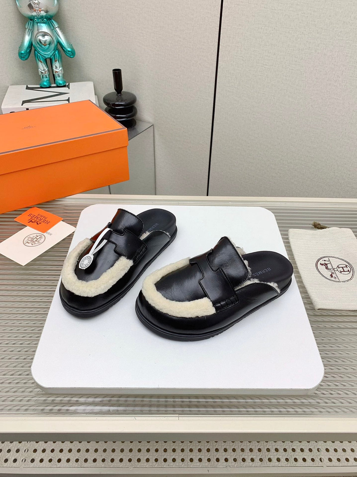 HM 26s Go Mules Black Leather Shearling 160734