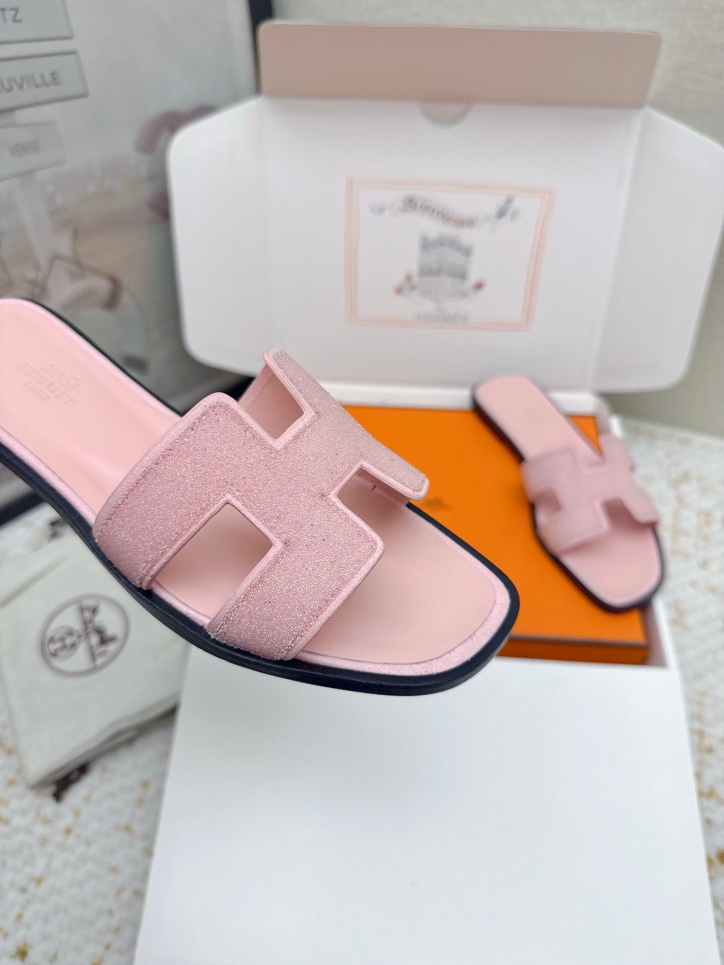 HM Oasis Sandals Pink Suede Cowhide 625265