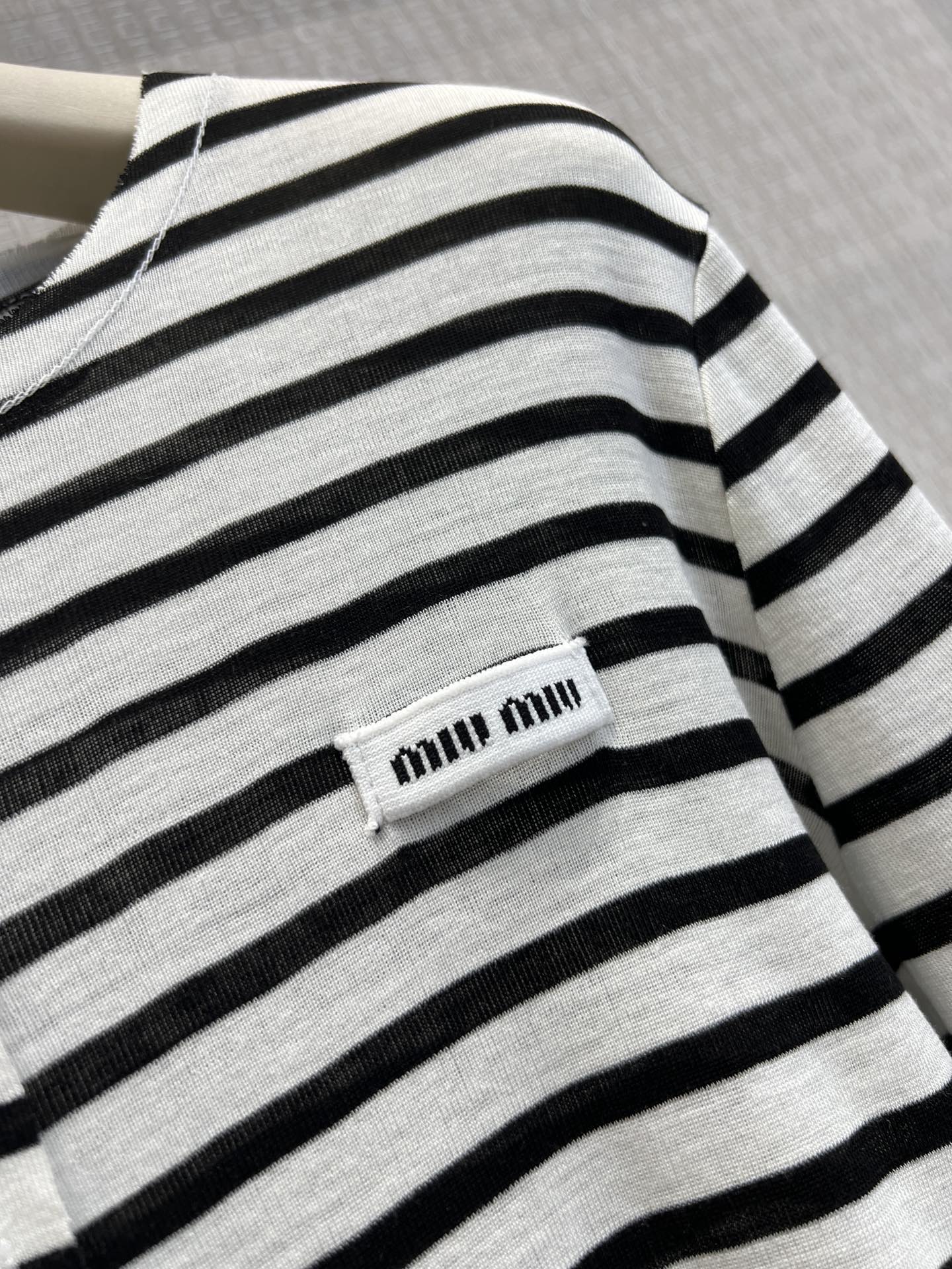Miu 26s Long-Sleeved Top Black White Cotton 370126