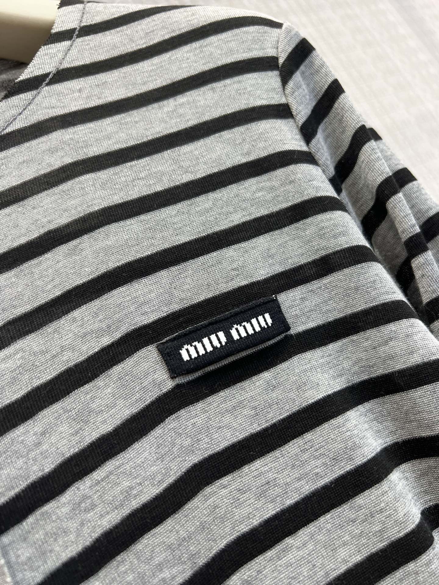 Miu 26s Long-Sleeved Top Black Grey Cotton 370124