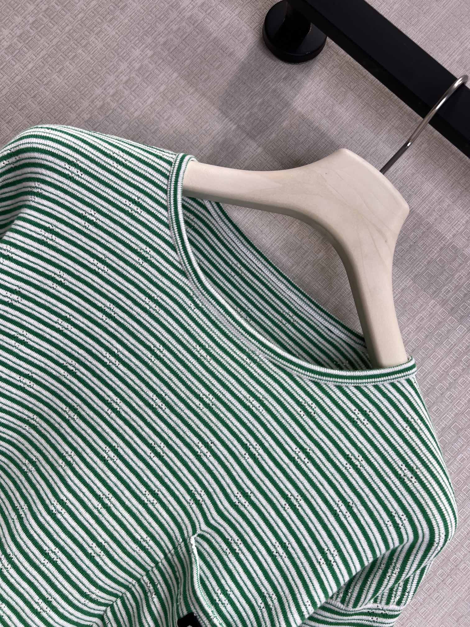 Miu 26s T-shirt Long-Sleeved Teal Green Cotton 370135