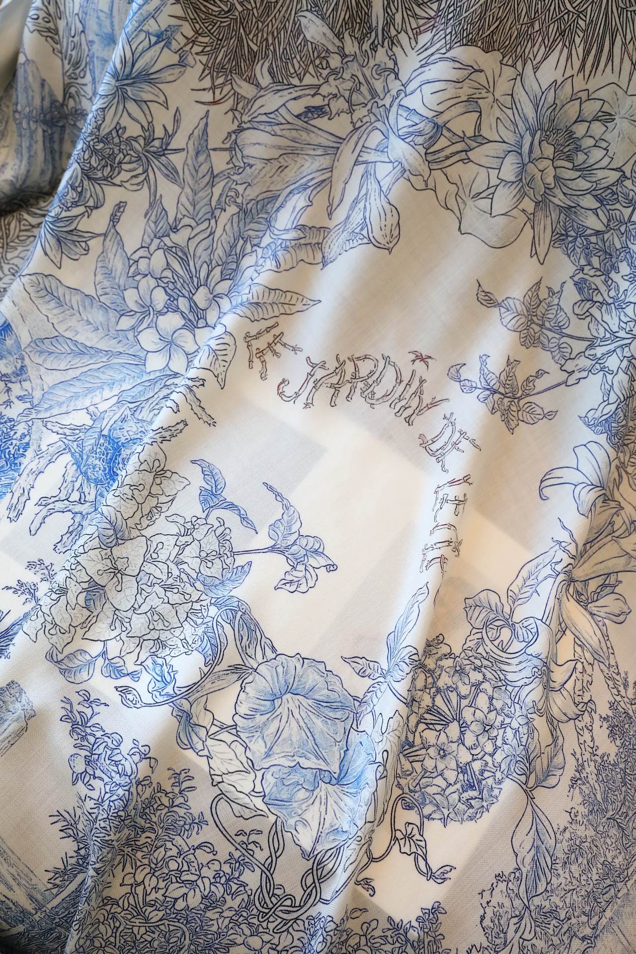 SCARF 140 IN ELECTRIC BLUE SILK