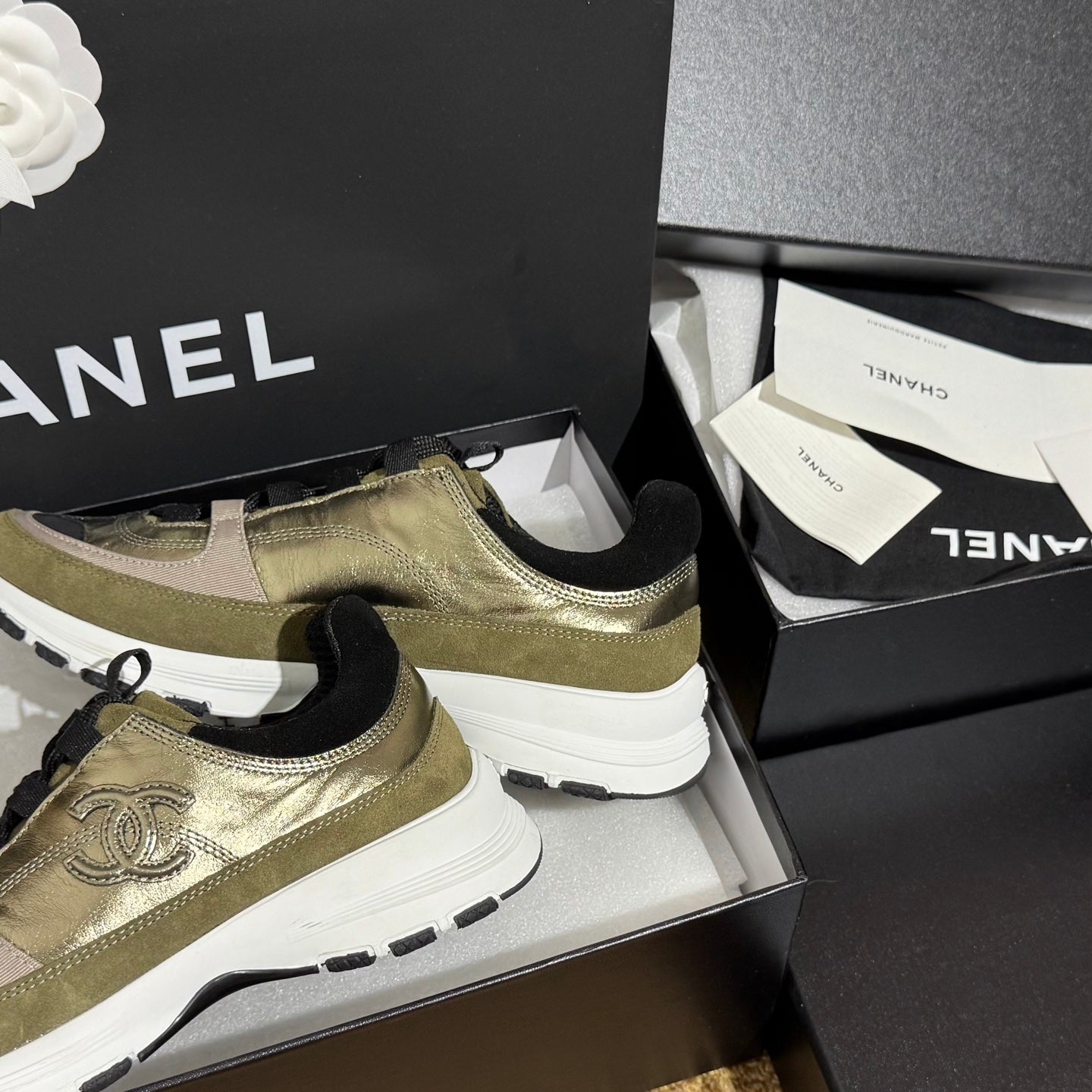 CC 25A Trainers Gold Black Olive Laminated Calfskin And Suede Calfskin352117