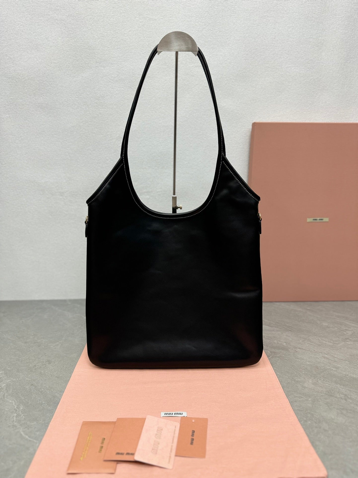 Miu Ivy Tote Bag 35cm Black Leather 175699