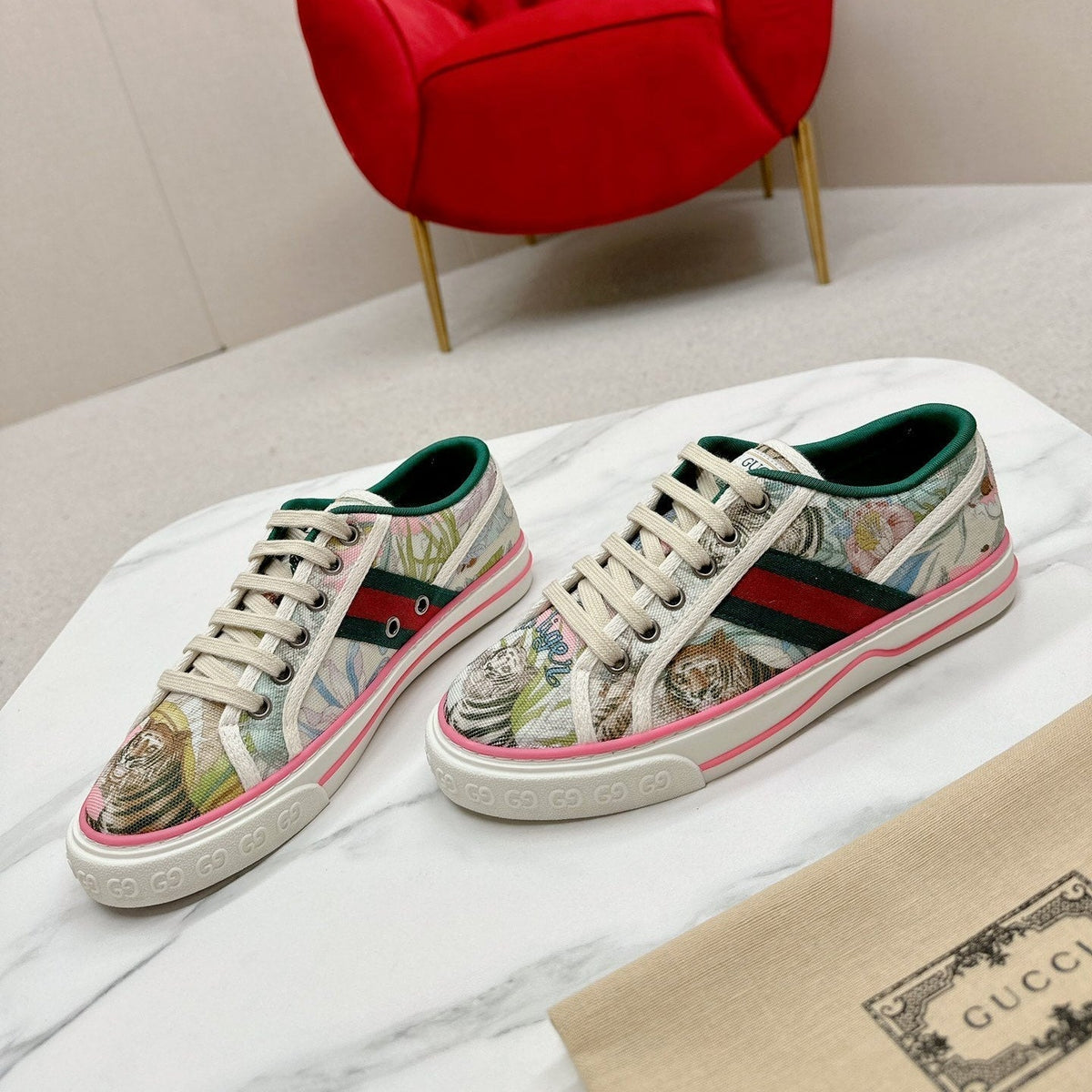 Gucci 26s Low Top Sneakers In Multicolor Canvas Style 26