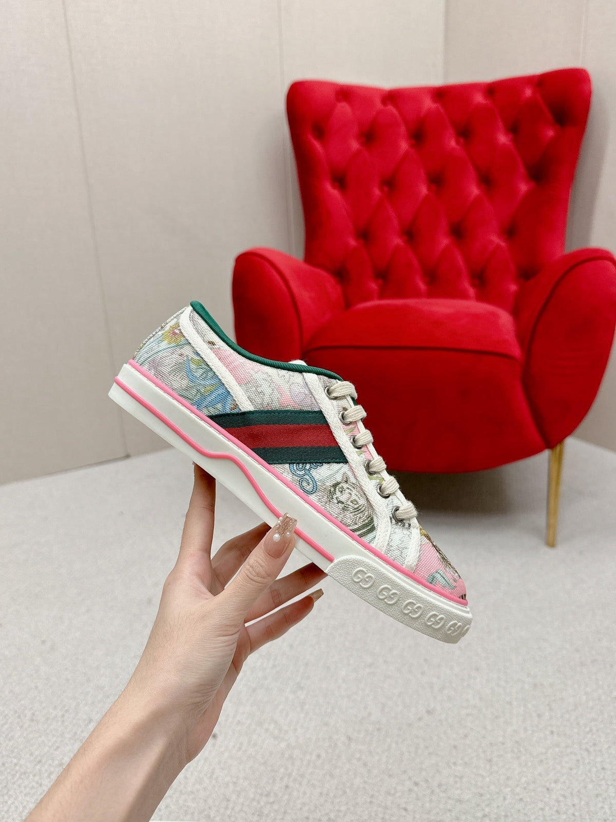 Gucci 26s Low Top Sneakers In Multicolor Canvas Style 26