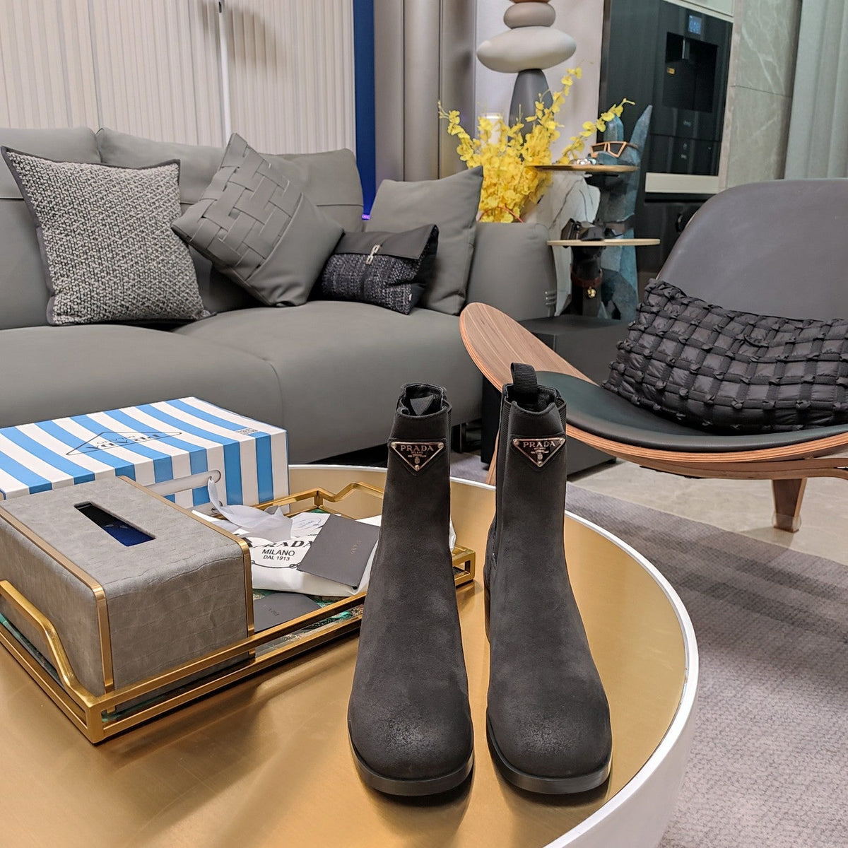 Prada 26s Chelsea Boots 6cm Grey Suede Triangle Logo Leather 109472