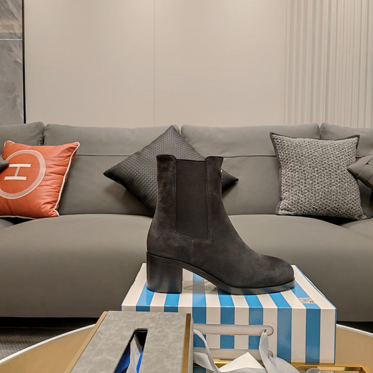 Prada 26s Chelsea Boots 6cm Grey Suede Triangle Logo Leather 109472