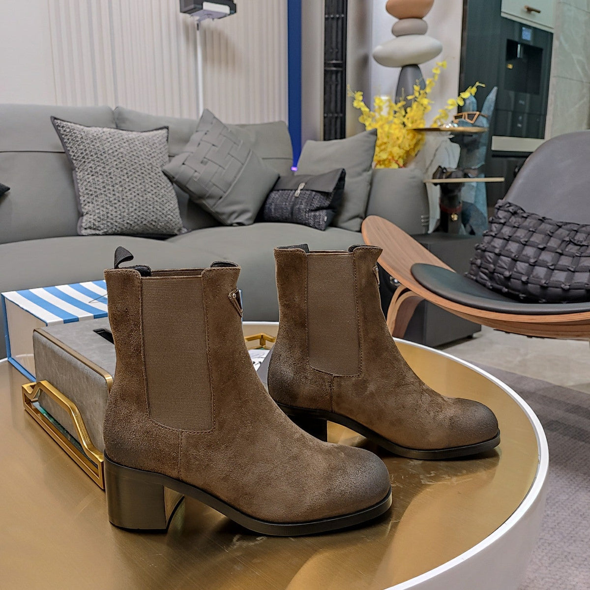 Prada 26s Chelsea Boots 6cm Brown Suede Triangle Logo Leather 109475
