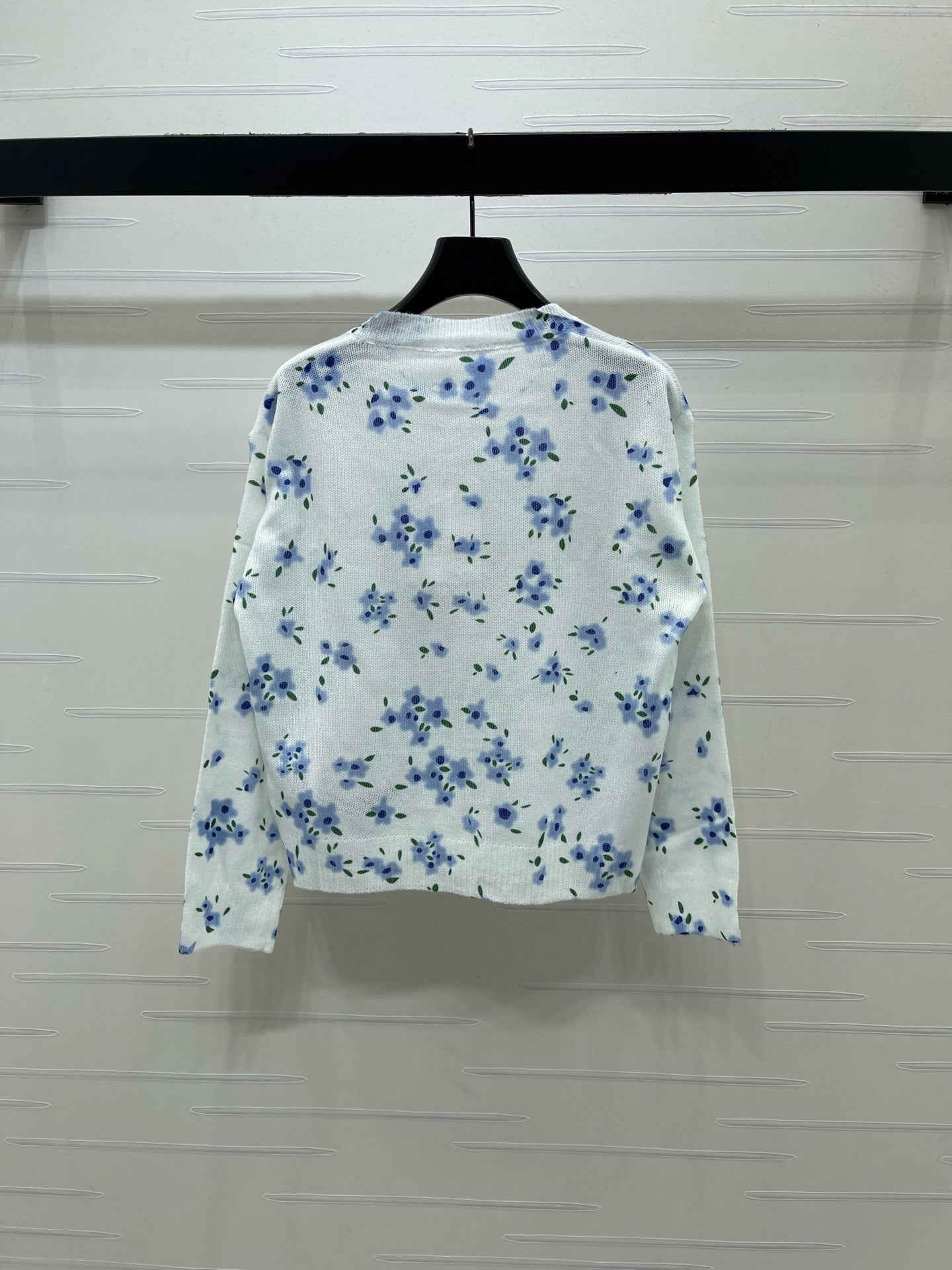 CD 26s Floral Round Neck Knit Long-Sleeve Cardigan 406566