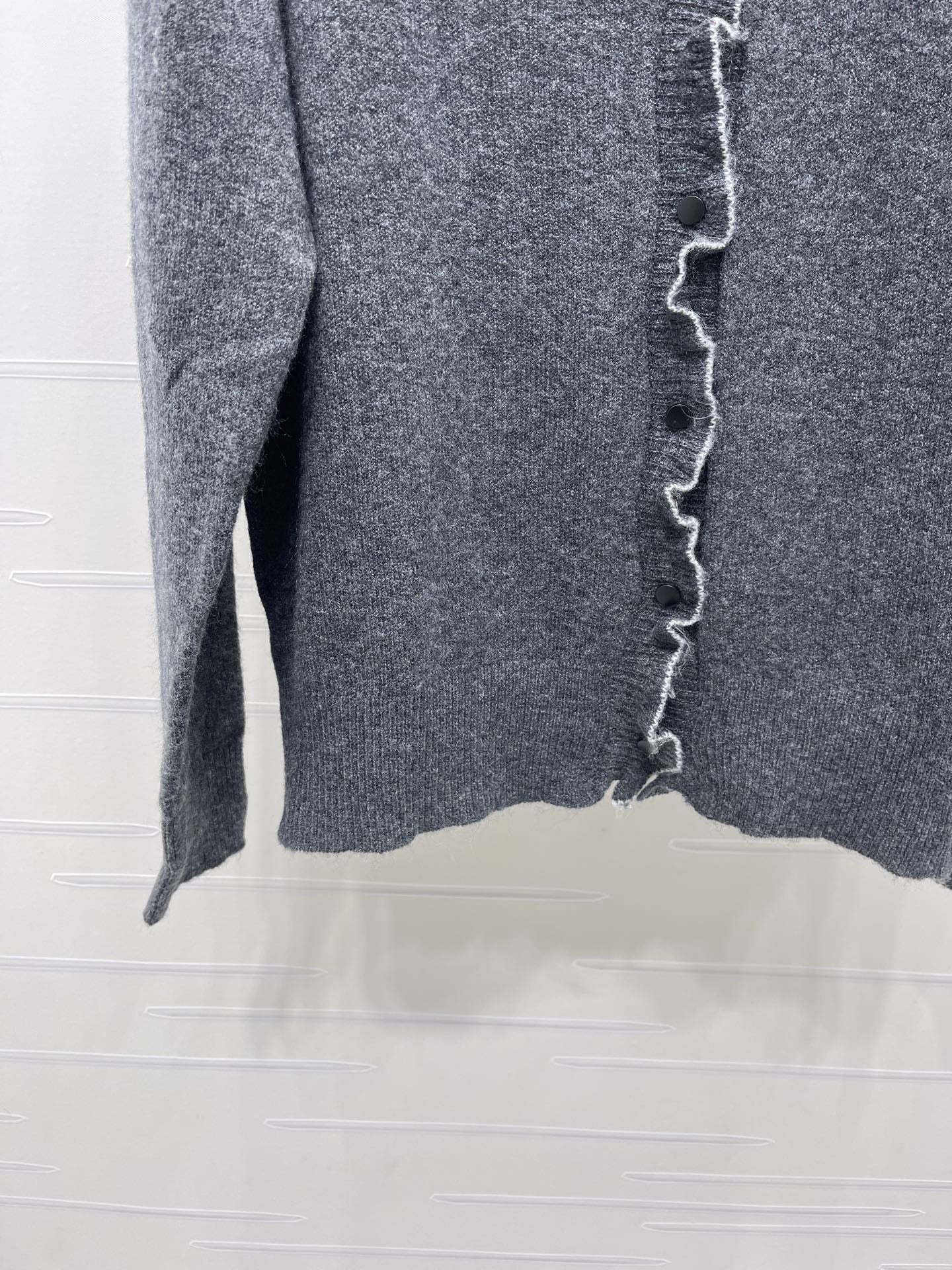CC 26s Ruffled Round Neck Long-Sleeve Cardigan Grey 406558