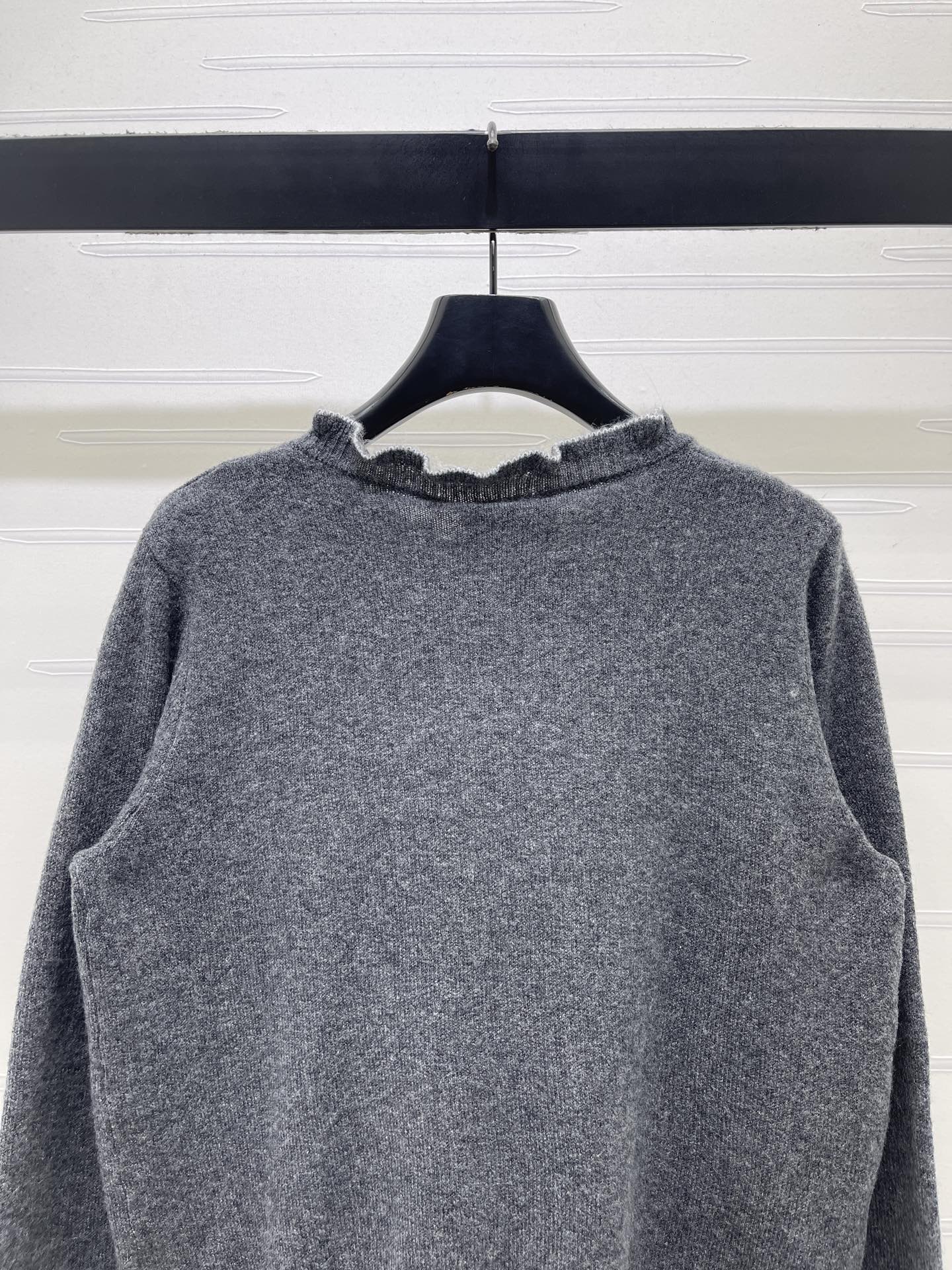 CC 26s Ruffled Round Neck Long-Sleeve Cardigan Grey 406558