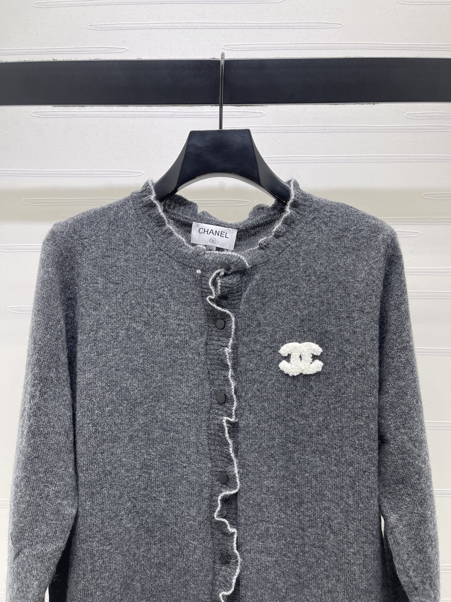 CC 26s Ruffled Round Neck Long-Sleeve Cardigan Grey 406558
