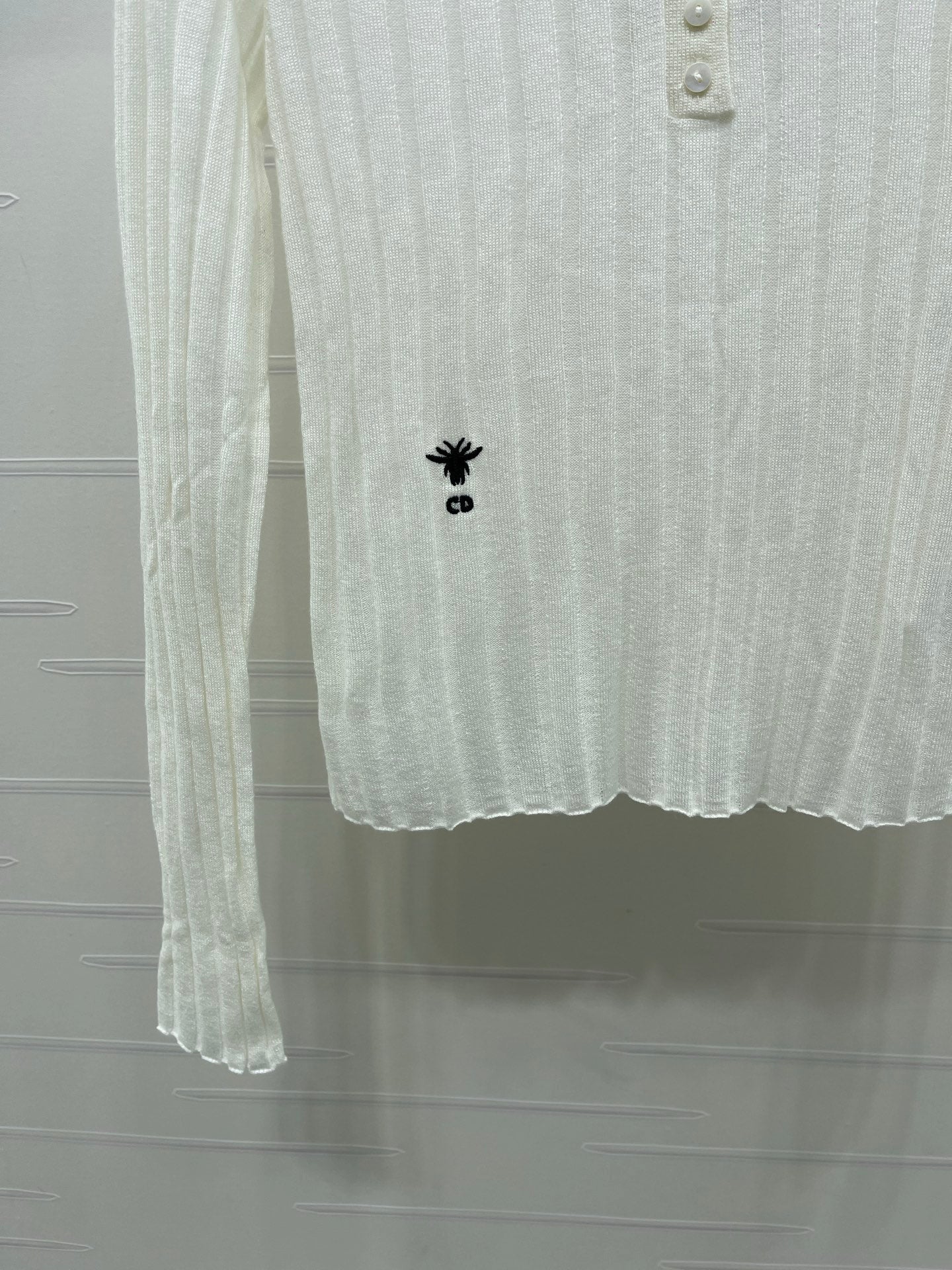 CD 26s Button-Down Knit Long-Sleeved Top 406585