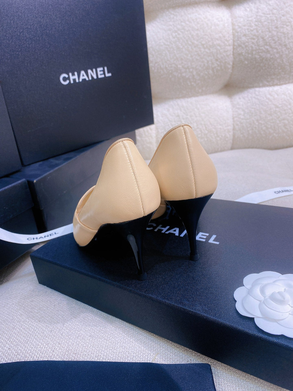 Chanel 26s Pumps Beige Black Grosgrain Leather 156614