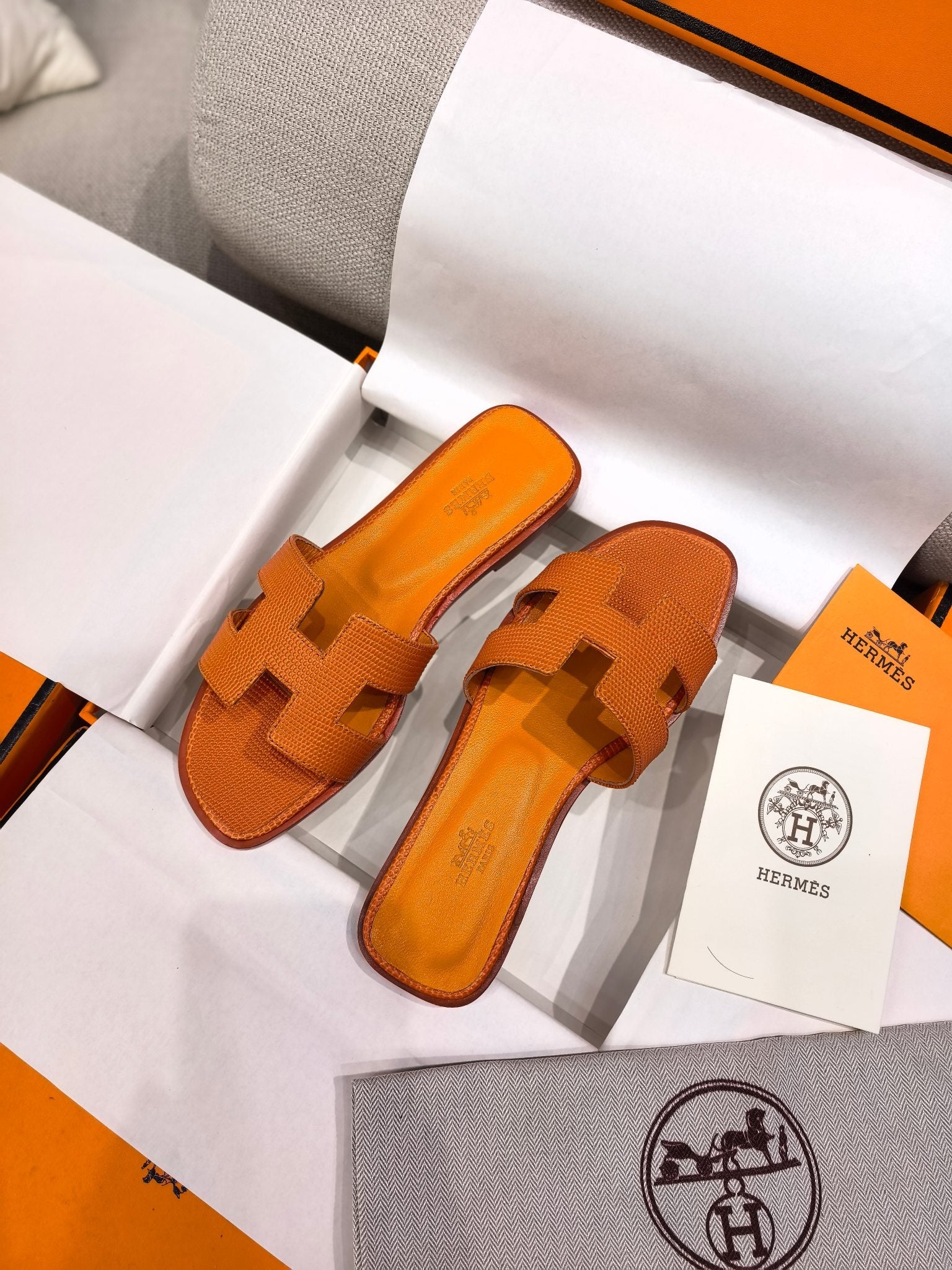 HM 26s Oran Sandal Orange Epsom 708454