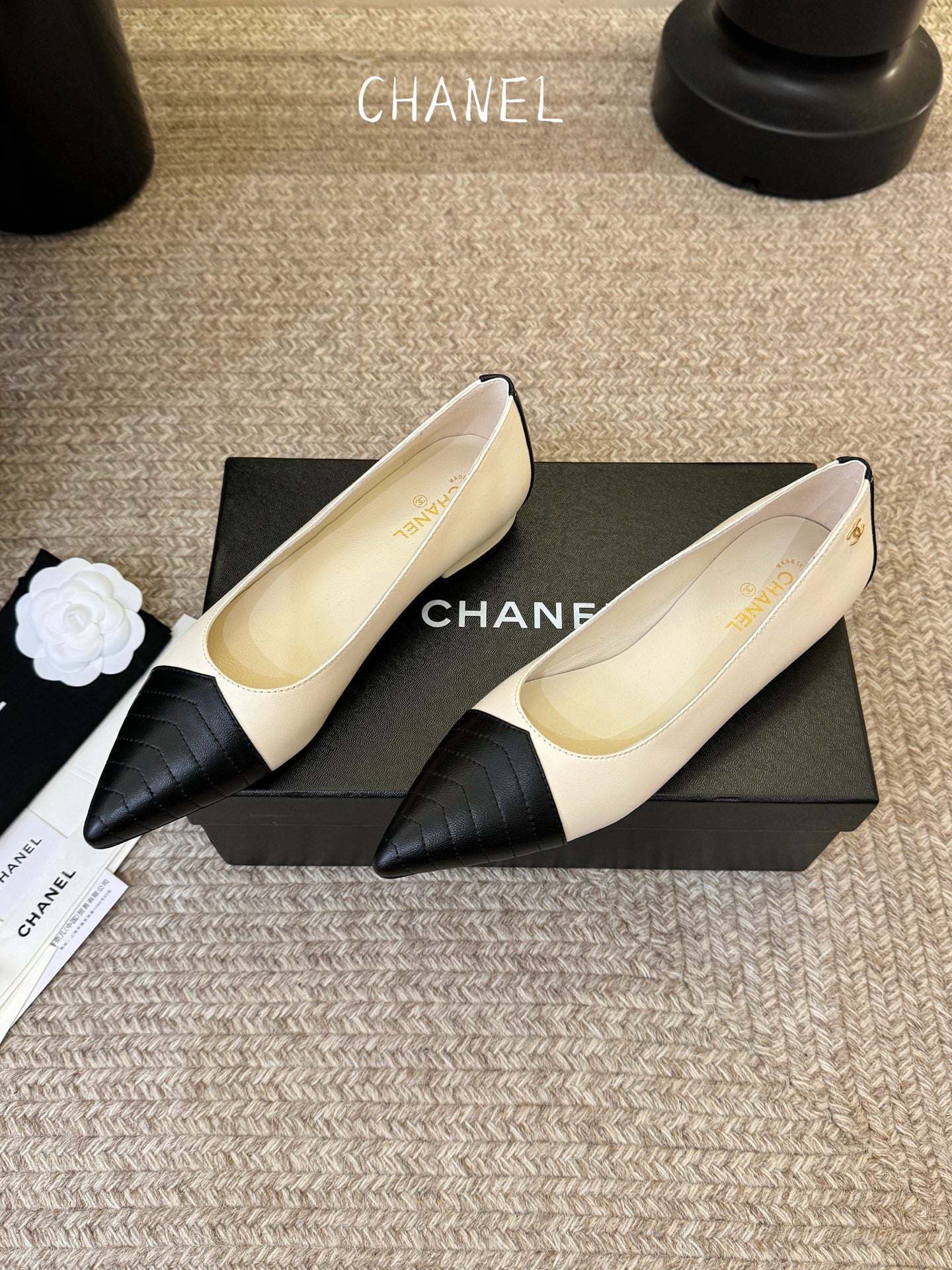 CC 26ss Ballet Flat Black White Lambskin 835691
