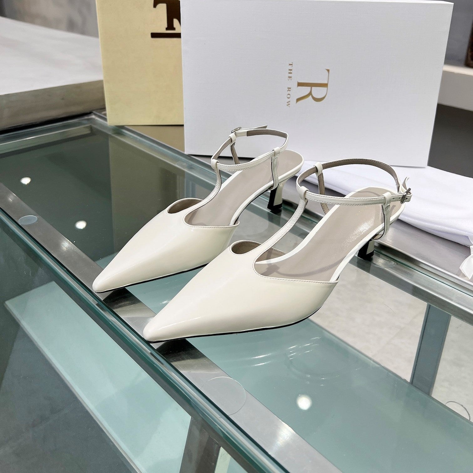The Row 26s Pointed-Toe Slingbacks White Lambskin 997835