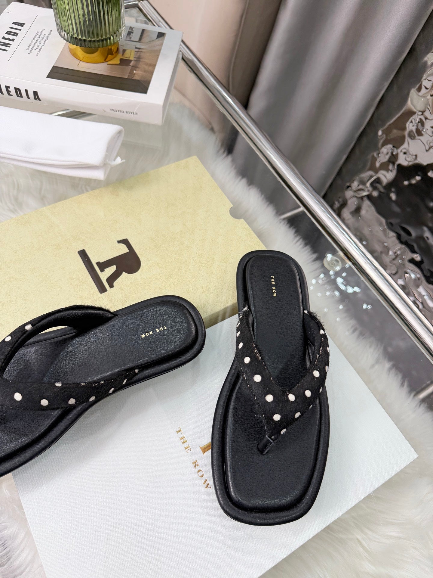 The Row Ginza Thong Sandals Black Sheepskin Horsehair 707573