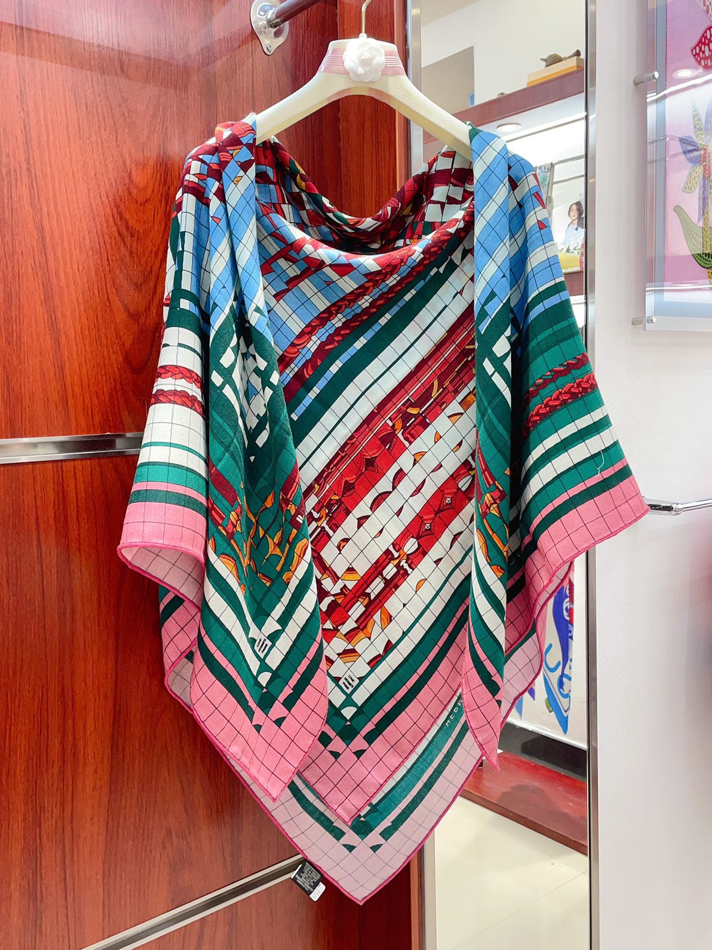 Coaching Deja-Vu Shawl 140 CM Pink Colorful Cashmere And Silk 398264