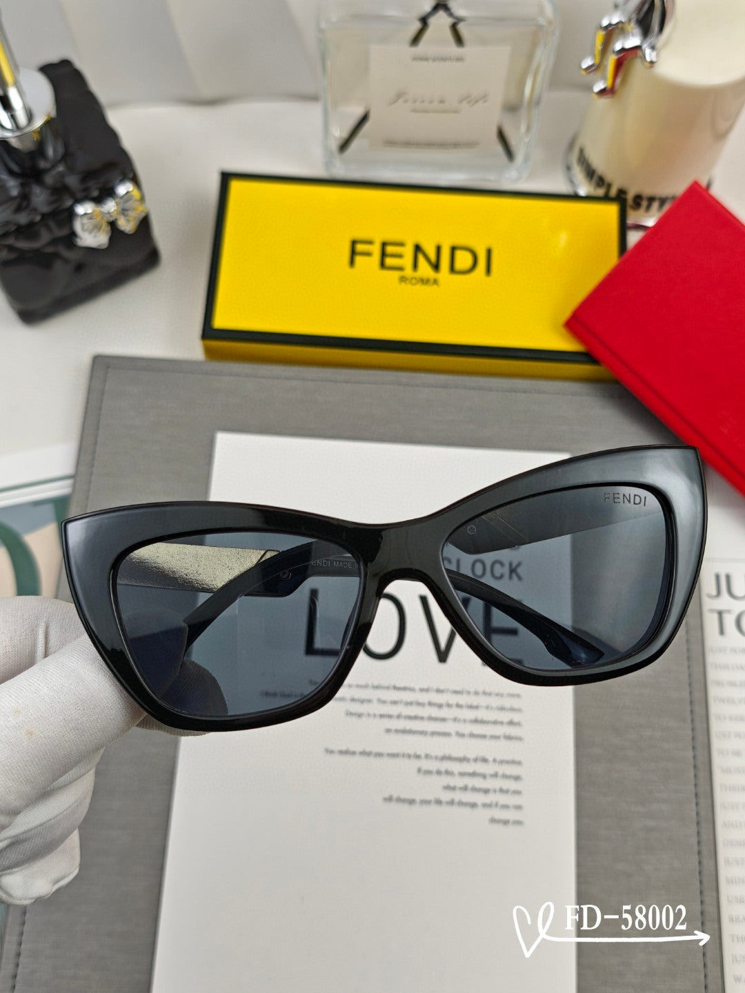 Fendi Sunglasses 558279