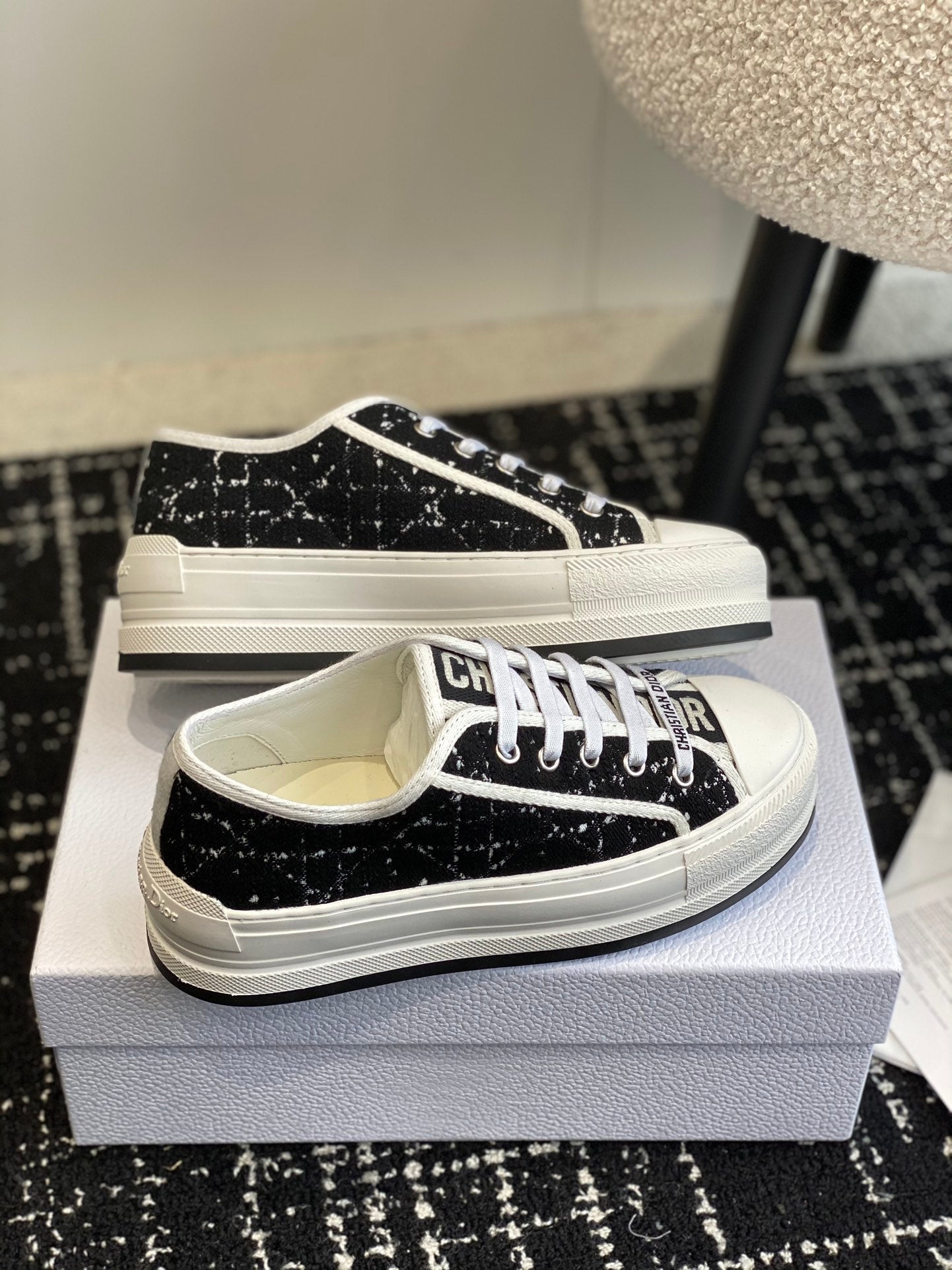 walkn 45 black cannage tweed calskin