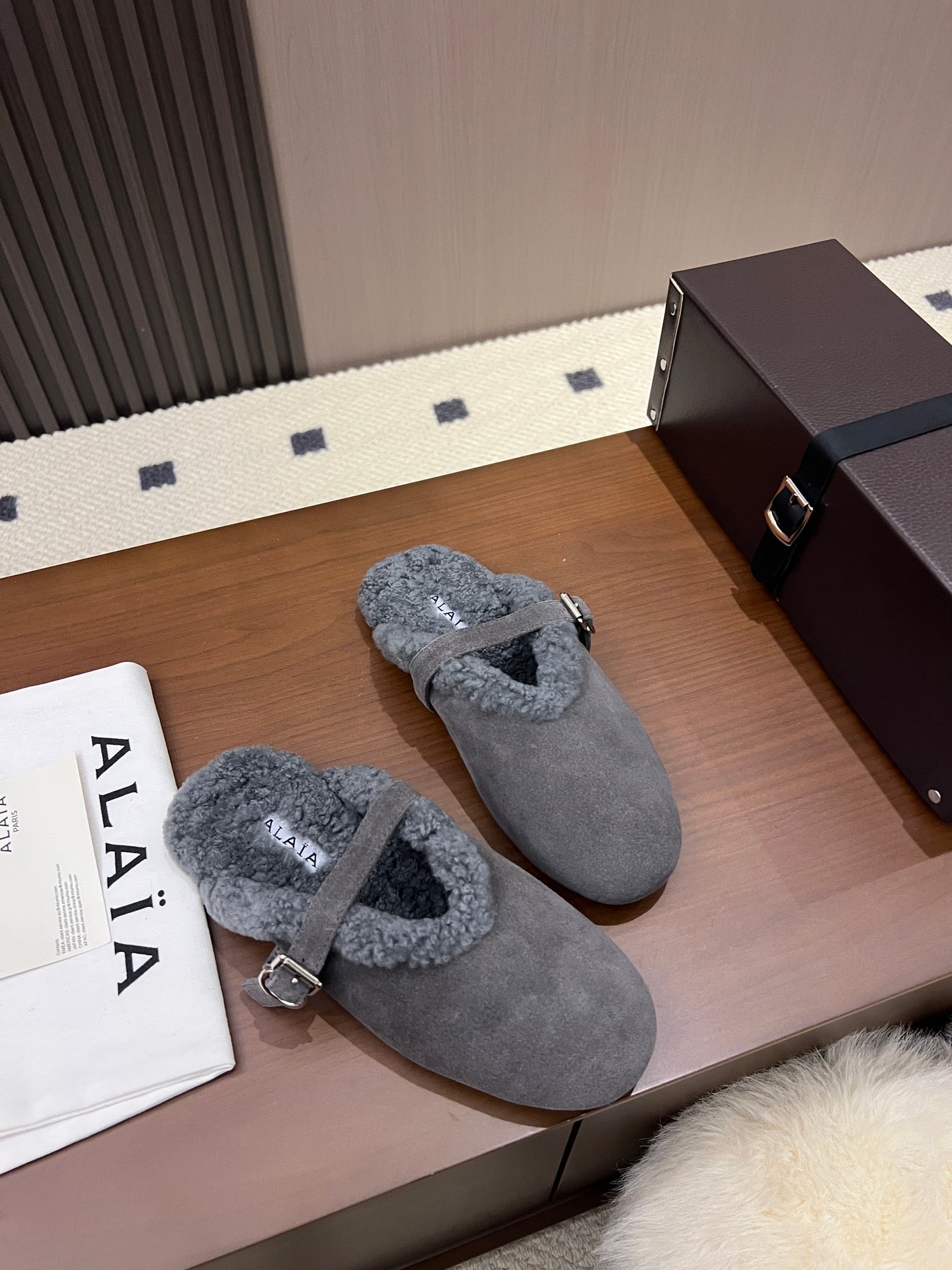 Alaia Ballet Flats Grey Merino Shearling 986454