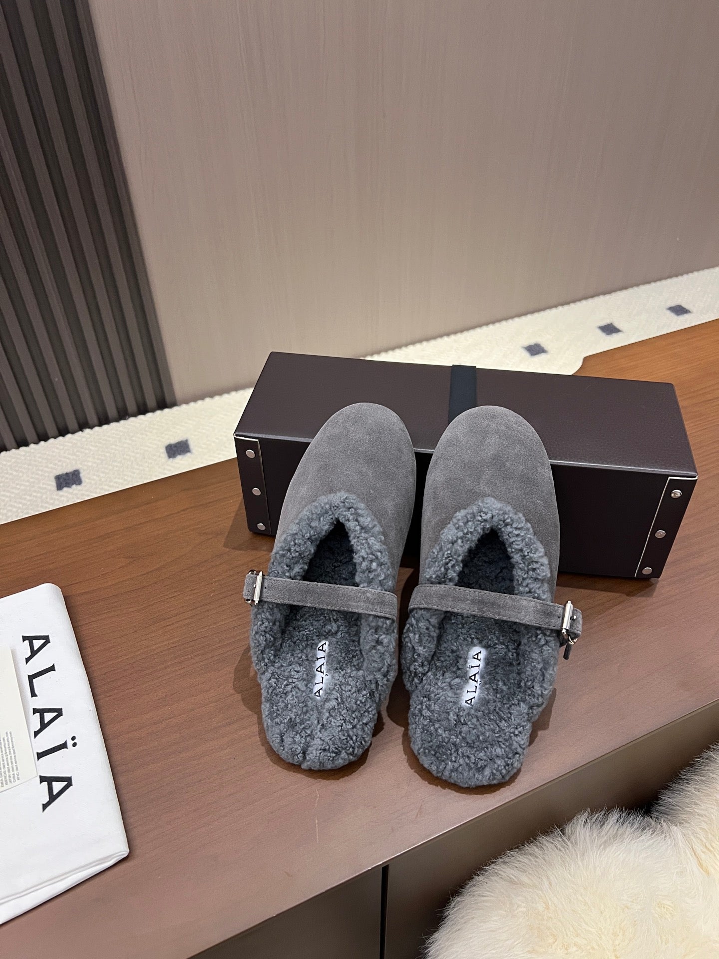 Alaia Ballet Flats Grey Merino Shearling 986454