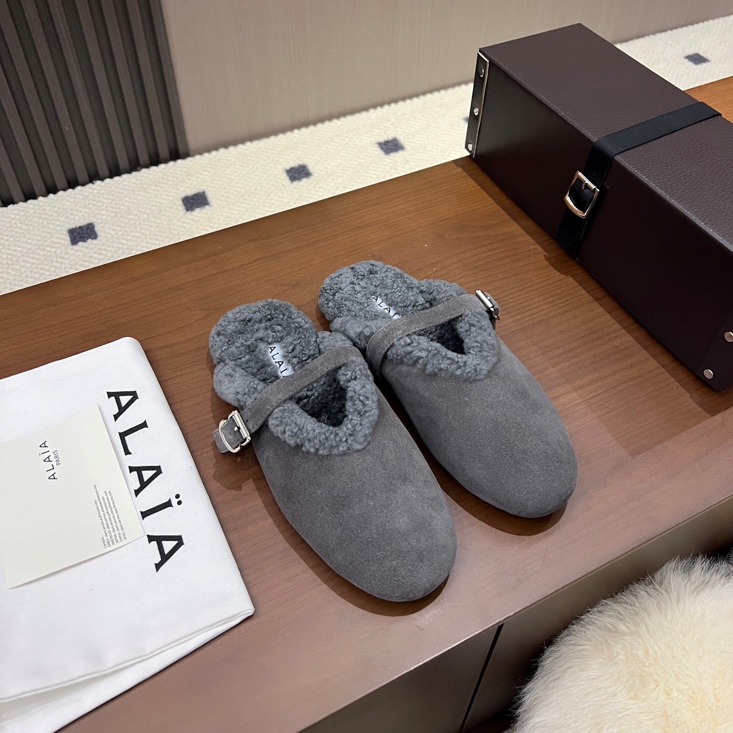 Alaia Ballet Flats Grey Merino Shearling 986454