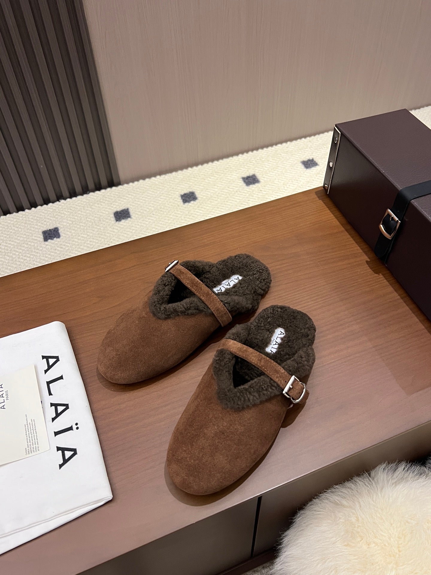 Alaia Ballet Flats Coffee Merino Shearling 986452