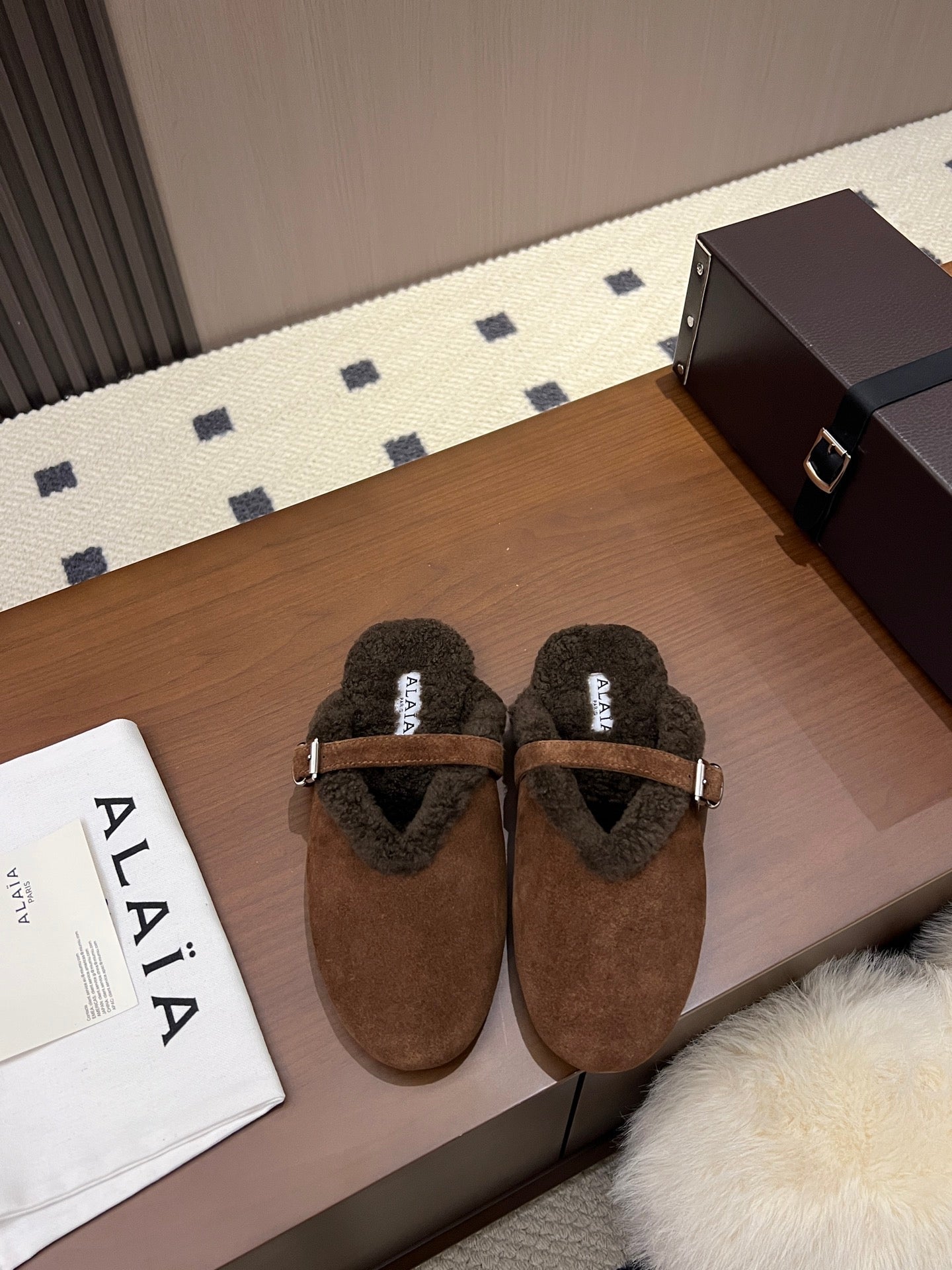 Alaia Ballet Flats Coffee Merino Shearling 986452
