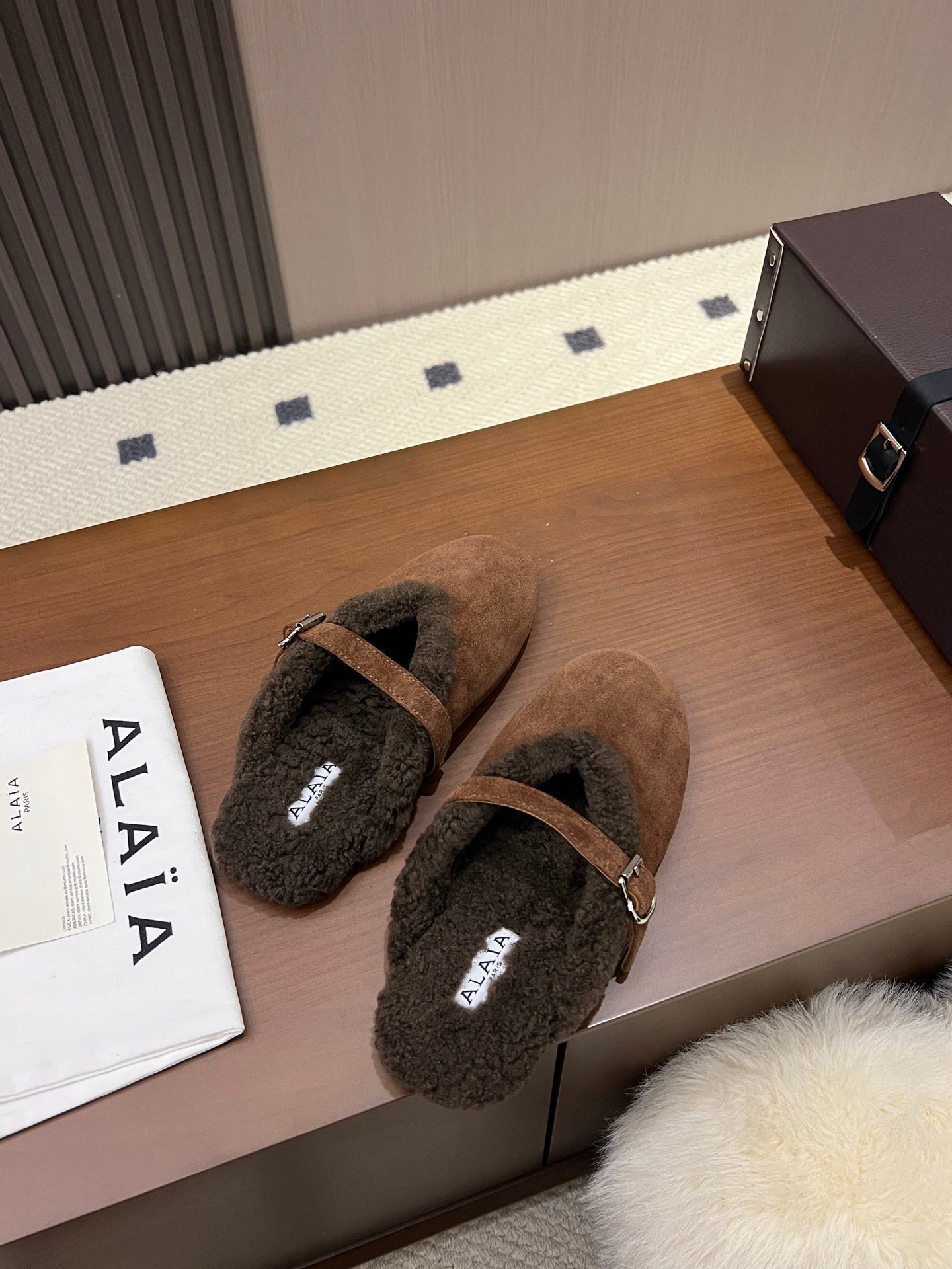 Alaia Ballet Flats Coffee Merino Shearling 986452