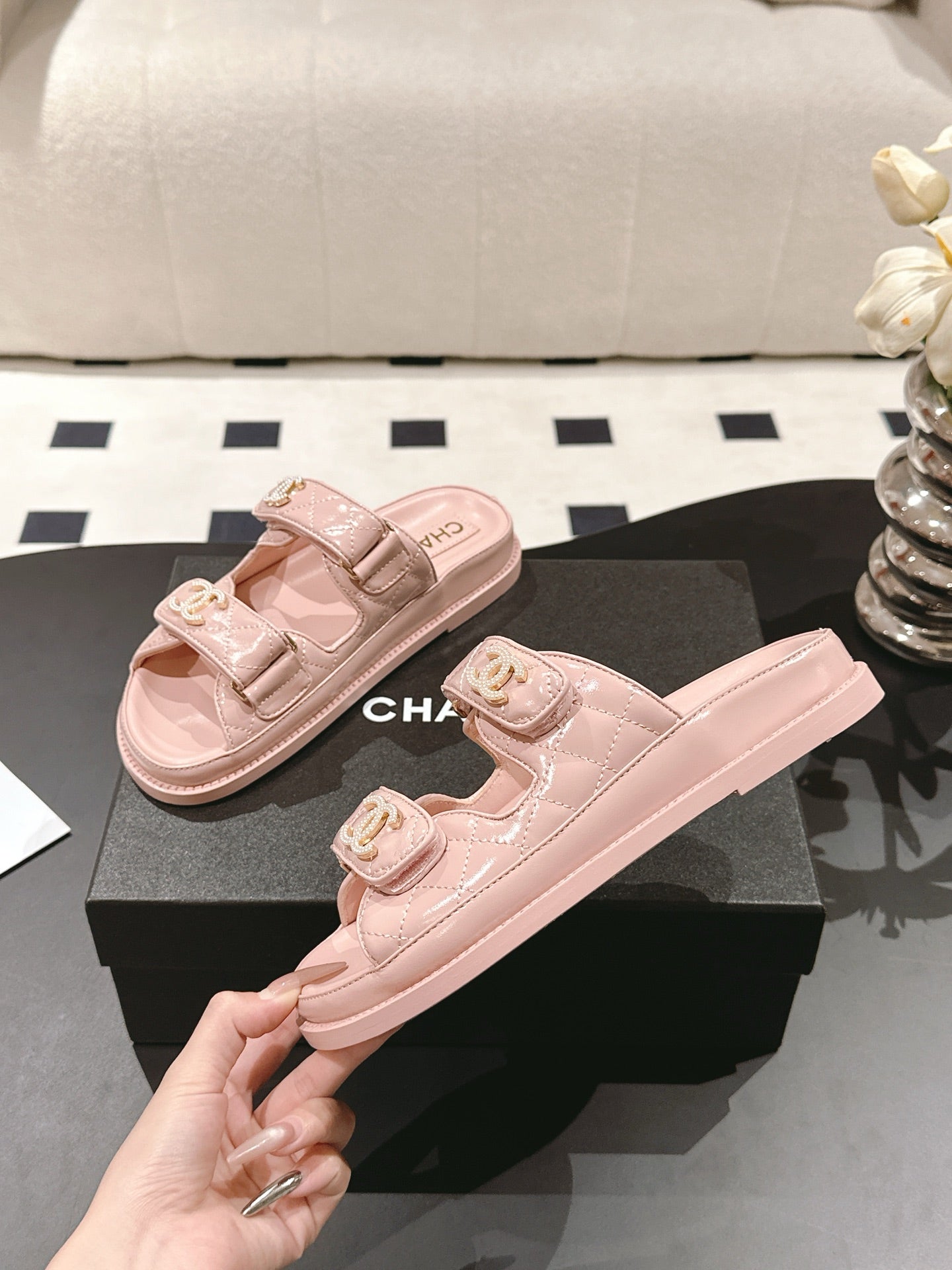 cc 25p logo with pearl mule sandal pink leather 237580