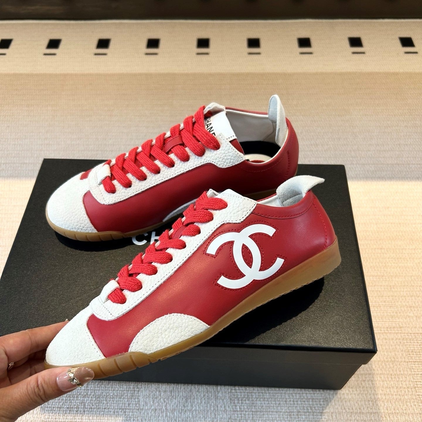 CC 26s Trainers White Red Calfskin & Suede 618695
