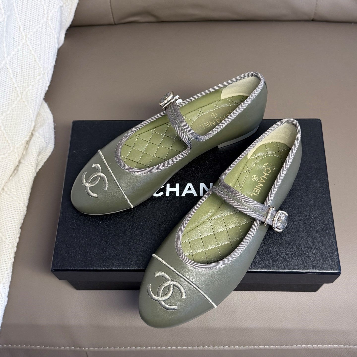 CC 26s Flat Mary Jane Olive Sheepskin 995830