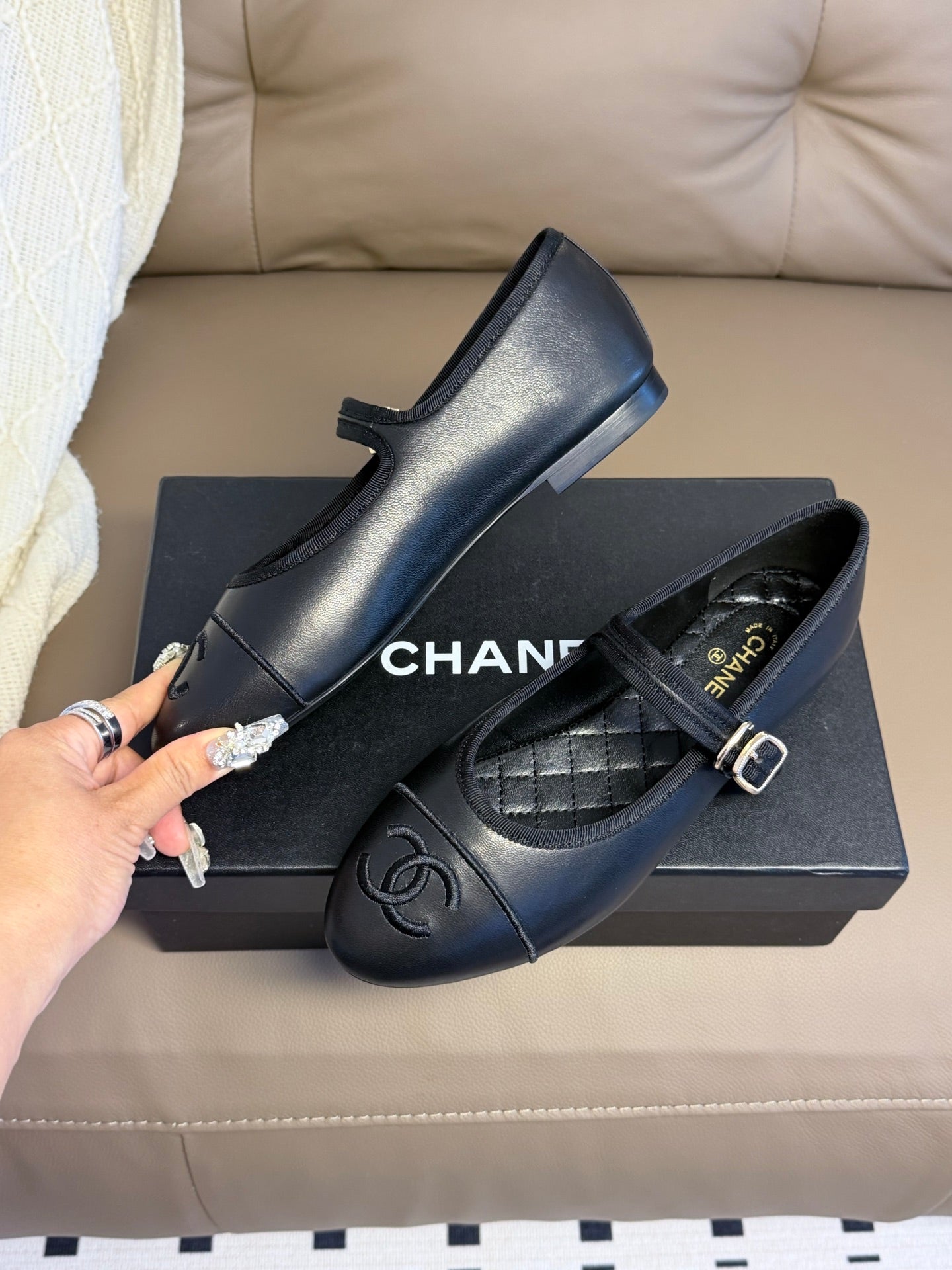 CC 26s Flat Mary Jane Black Sheepskin 995831