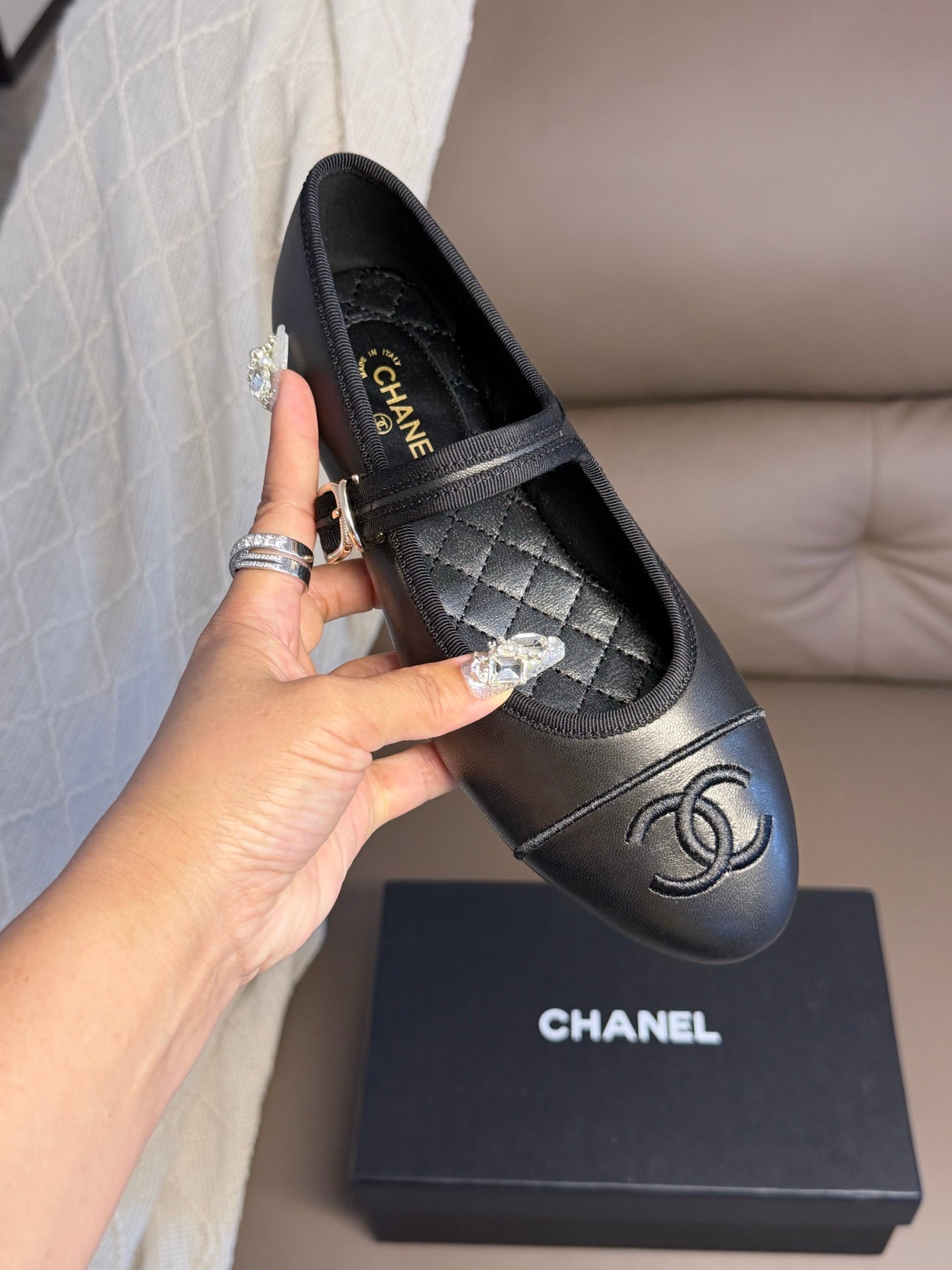 CC 26s Flat Mary Jane Black Sheepskin 995831
