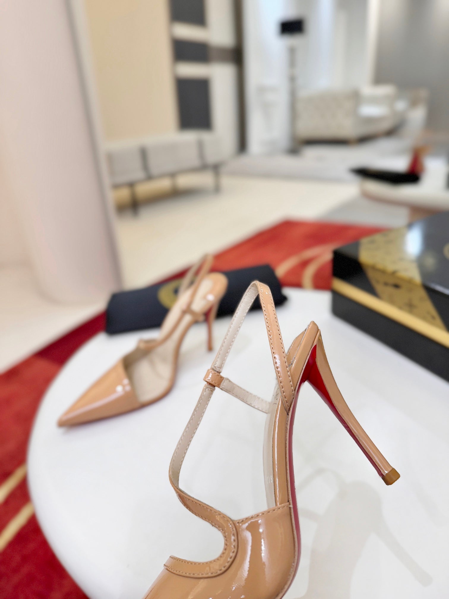 CL Rosa Z Slingback 10cm Beige Glossy Paint Leather 825374
