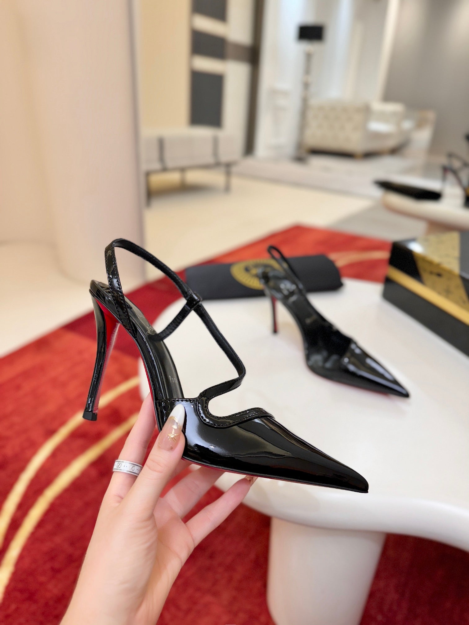 CL Rosa Z Slingback 10cm Black Glossy Paint Leather 825375