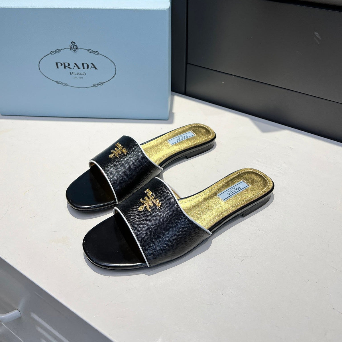 Prada 26s Slide Sandals Black Saffiano 140509