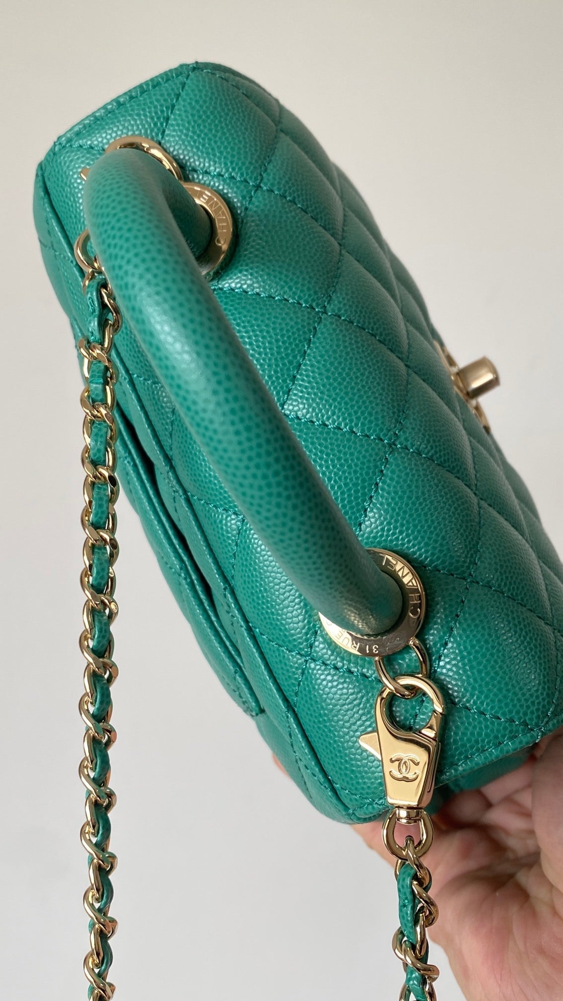 CC 25s Handle Bag 19 Pink Leather Green Caviar Gold Hardware