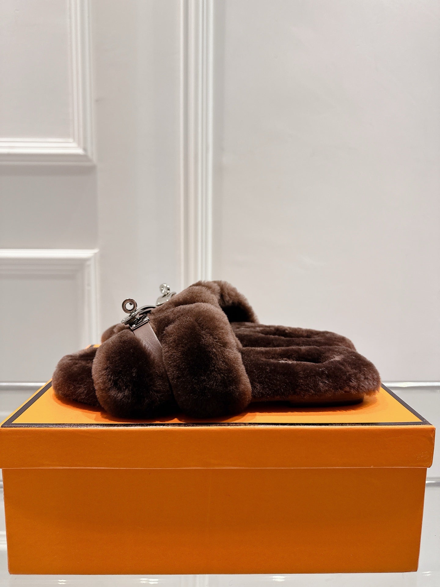 HM Oran slippers sliver buckle dark brown wool